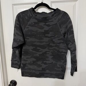 NILI LOTAN green camo boat neck crewneck sweatshirt size small